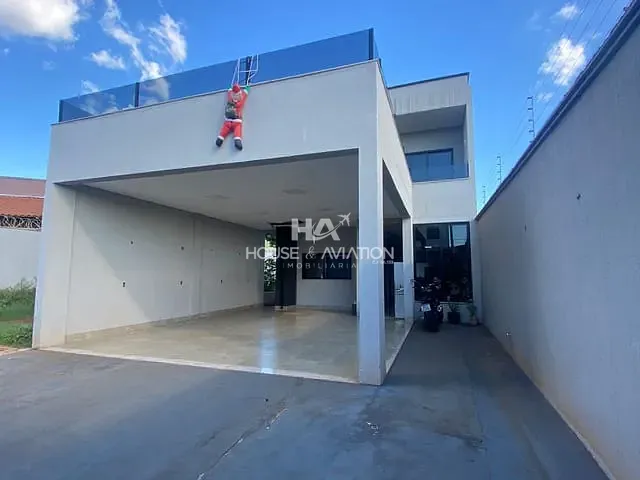 Casa com 604m² 4 quartos e 4 banheiros, à venda, no bairro Santa Genoveva em Goiânia