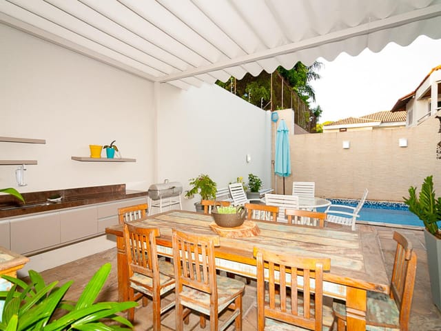 Casa com 413m² 5 quartos e 6 banheiros, à venda, no bairro Mata da Praia em Vitória