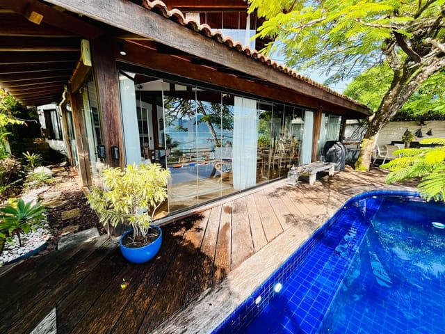 Casa 5 quartos e 6 banheiros, à venda, no bairro Armação em Ilhabela