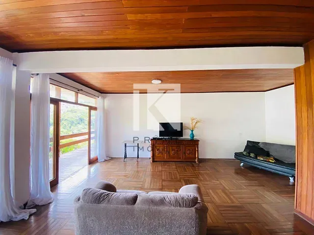 Casa com 1939m² 5 quartos e 1 banheiro, à venda, no bairro Agriões em Teresópolis