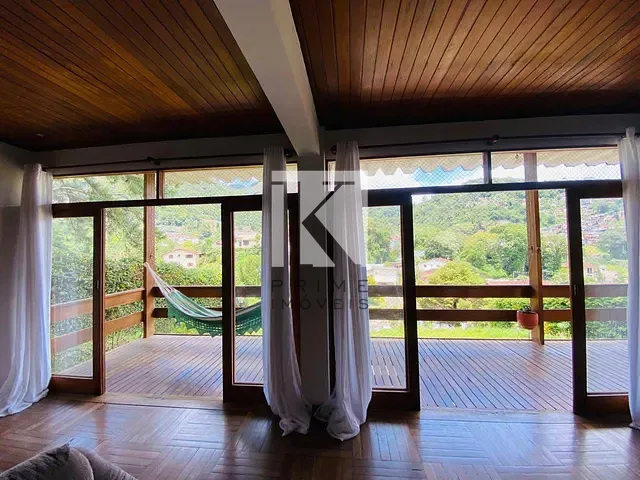 Casa com 1939m² 5 quartos e 1 banheiro, à venda, no bairro Agriões em Teresópolis