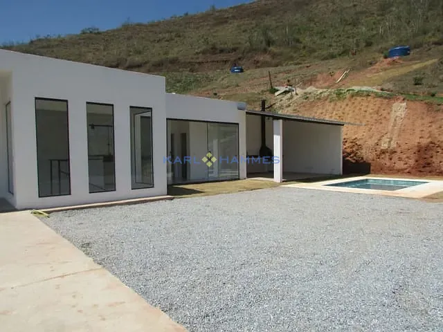 Casa com 1955m² 3 quartos e 3 banheiros, à venda, no bairro Pedro do Rio em Petrópolis