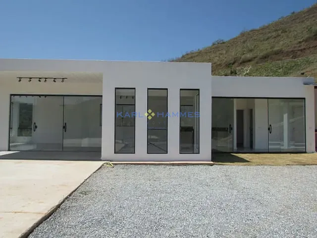 Casa com 1955m² 3 quartos e 3 banheiros, à venda, no bairro Pedro do Rio em Petrópolis