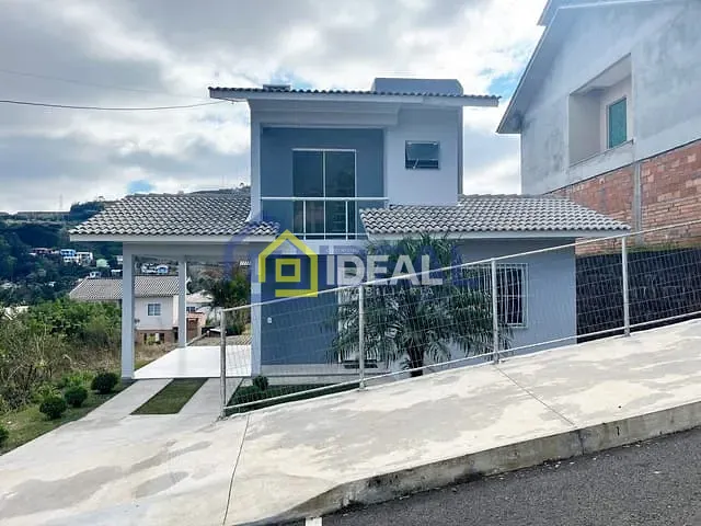 Casa com 90m² 3 quartos e 1 banheiro, à venda, no bairro Arvoredo em Concórdia