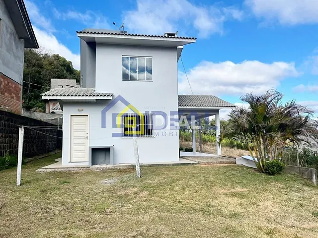Casa com 90m² 3 quartos e 1 banheiro, à venda, no bairro Arvoredo em Concórdia