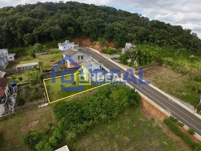 Casa com 90m² 3 quartos e 1 banheiro, à venda, no bairro Arvoredo em Concórdia