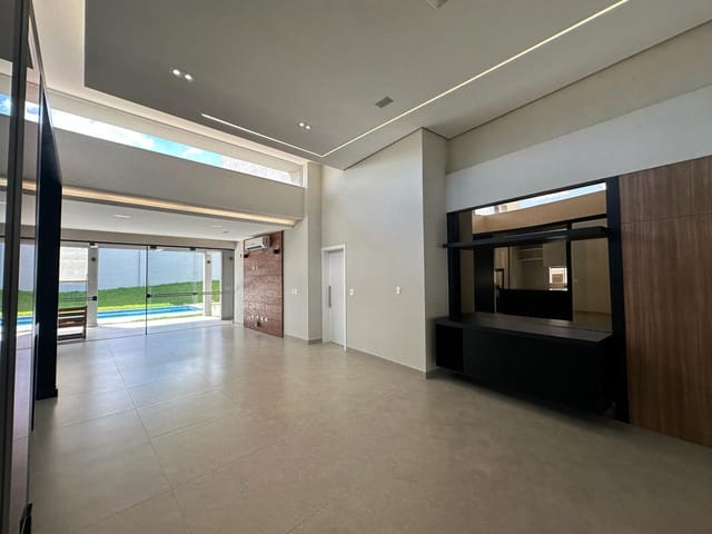 Casa com 620m² 4 quartos e 6 banheiros, à venda, no bairro Vivendas do Arvoredo em Londrina
