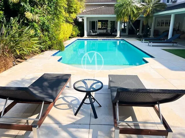 Casa com 1000m² 5 quartos e 7 banheiros, à venda, no bairro Barra da Tijuca em Avenida das Américas