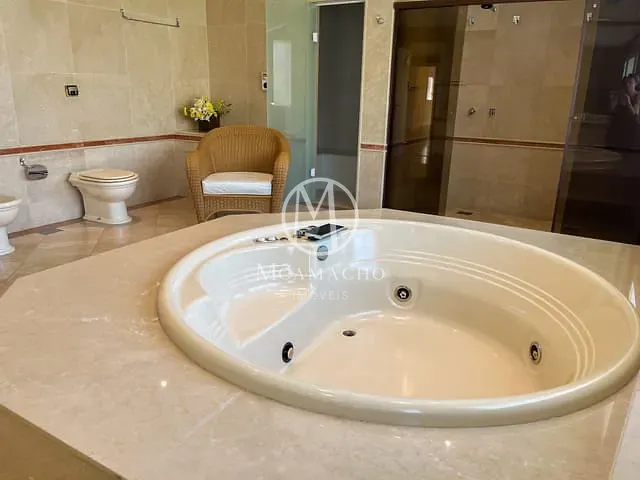Casa com 1000m² 5 quartos e 7 banheiros, à venda, no bairro Barra da Tijuca em Avenida das Américas