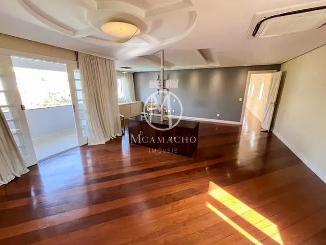 Casa com 1000m² 5 quartos e 7 banheiros, à venda, no bairro Barra da Tijuca em Avenida das Américas