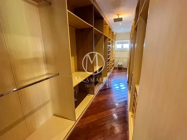 Casa com 1000m² 5 quartos e 7 banheiros, à venda, no bairro Barra da Tijuca em Avenida das Américas