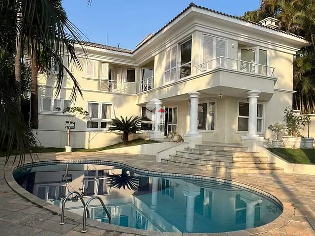 Casa 4 quartos e 4 banheiros, à venda, no bairro São Paulo II em Cotia