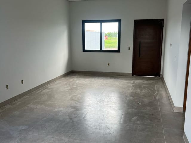 Casa com 304m² 3 quartos e 1 banheiro, à venda, no bairro Sonhalto Videira em Sinop