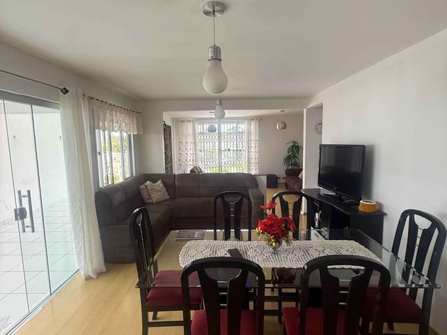 Casa com 440m² 4 quartos e 3 banheiros, à venda, no bairro Capão Raso em Curitiba