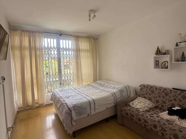Casa com 440m² 4 quartos e 3 banheiros, à venda, no bairro Capão Raso em Curitiba