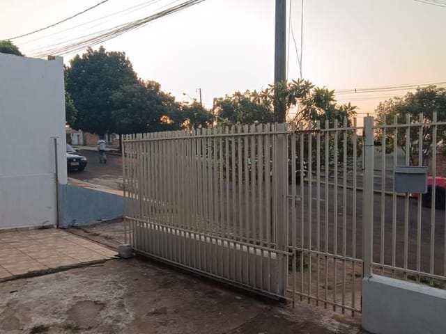 Casa com 233m² 6 quartos e 3 banheiros, à venda, no bairro Jardim Nova Cambé em Cambé