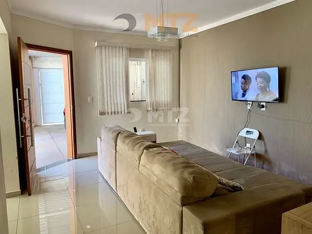 Casa com 250m² 2 quartos e 1 banheiro, à venda, no bairro Parque Residencial Vinte e Quatro de Maio em Botucatu