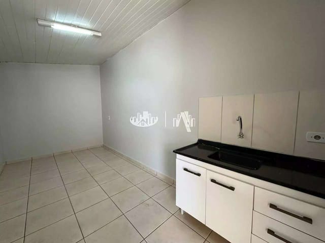 Casa com 300m² 3 quartos e 3 banheiros, à venda, no bairro Santa Mônica em Londrina