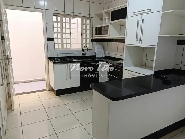 Casa 3 quartos e 3 banheiros, para alugar, no bairro Loteamento Residencial Vista Linda em São José dos Campos
