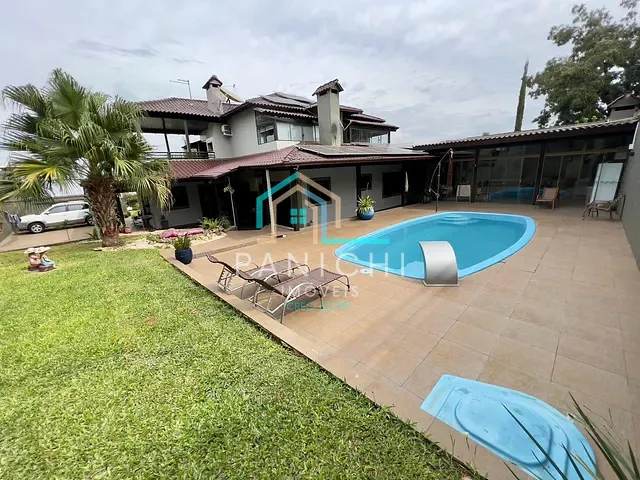 Casa 3 quartos e 3 banheiros, à venda, no bairro Morada do Sol em Ijuí