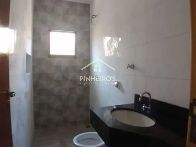 Casa com 157m² 3 quartos e 1 banheiro, à venda, no bairro Residencial Abussafe em Cambé
