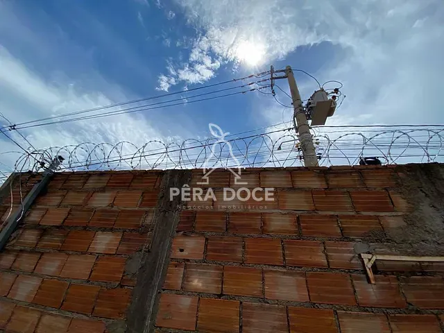 Casa 2 quartos e 1 banheiro, à venda, no bairro Jardim Itália em Uberaba