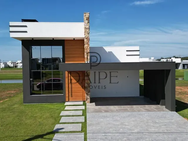 Casa com 300m² 3 quartos e 4 banheiros, à venda, no bairro Centro em Torres