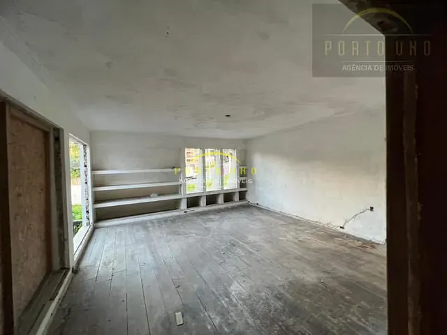Casa com 582m², para alugar, no bairro Caminho das Árvores em Salvador