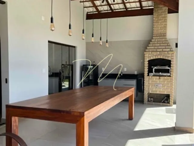 Casa com 450m² 4 quartos e 2 banheiros, à venda, no bairro Olivença em Ilhéus