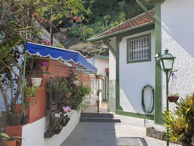 Casa 4 quartos e 2 banheiros, à venda, no bairro Centro em Petrópolis