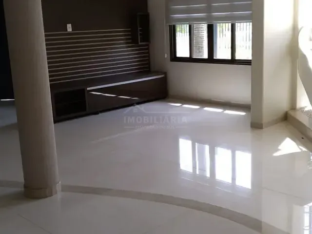 Casa 4 quartos e 2 banheiros, à venda, no bairro CENTRO em Chapadão do Sul