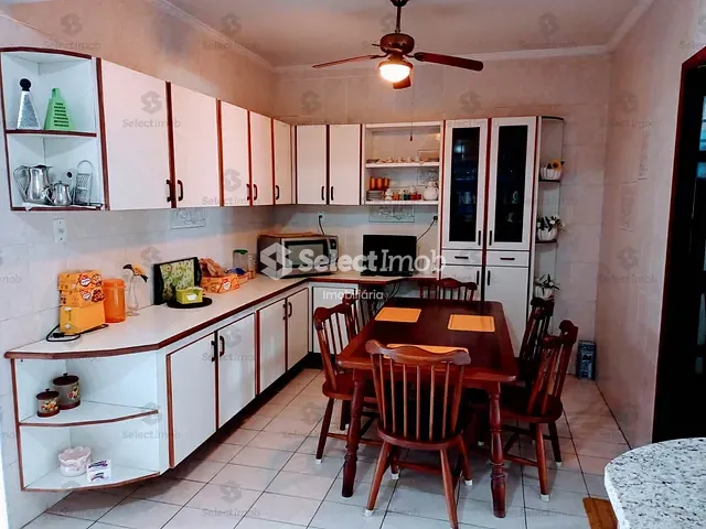 Casa com 550m² 4 quartos e 3 banheiros, à venda, no bairro Centro em Ribeirão Pires