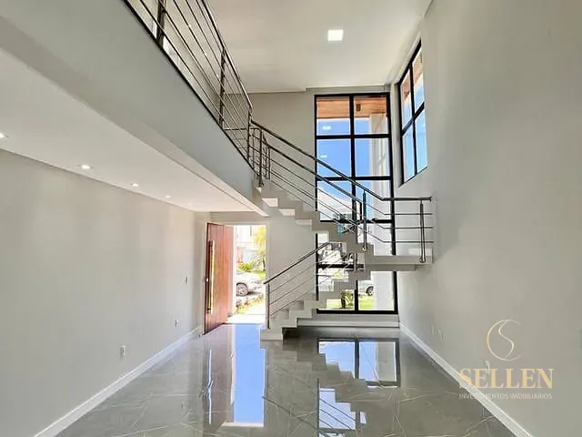Casa 4 quartos e 4 banheiros, à venda, no bairro Santa Regina em Camboriú
