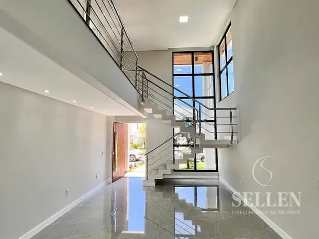 Casa 4 quartos e 4 banheiros, à venda, no bairro Santa Regina em Camboriú