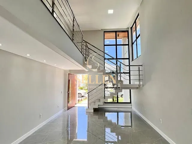 Casa 4 quartos e 4 banheiros, à venda, no bairro Santa Regina em Camboriú