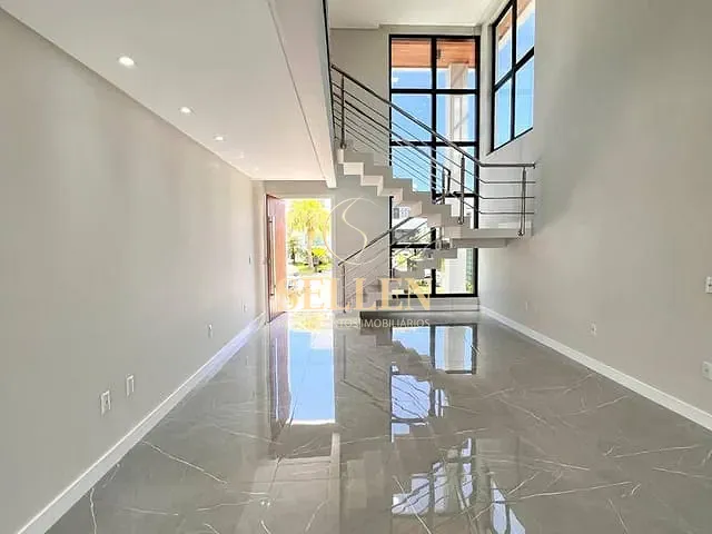 Casa 4 quartos e 4 banheiros, à venda, no bairro Santa Regina em Camboriú