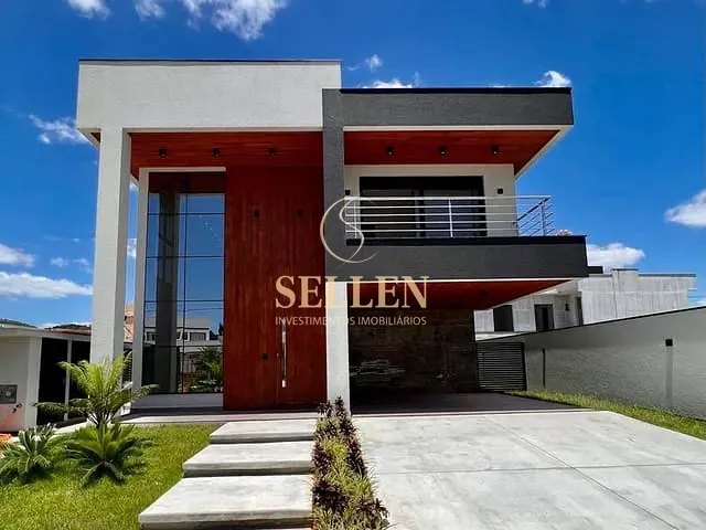 Casa 4 quartos e 4 banheiros, à venda, no bairro Santa Regina em Camboriú