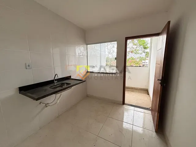 Casa 2 quartos e 2 banheiros, à venda, no bairro Residencial Centro da Serra em Serra