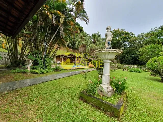 Casa com 3000m² 3 quartos e 3 banheiros, à venda, no bairro Penedo em Itatiaia