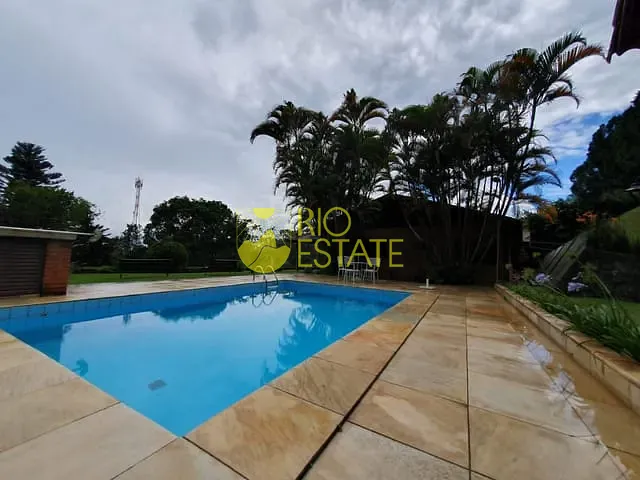Casa com 3000m² 3 quartos e 3 banheiros, à venda, no bairro Penedo em Itatiaia