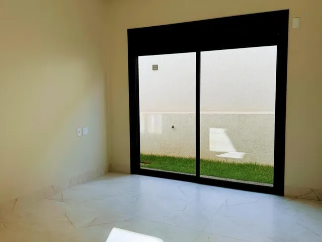 Casa 3 quartos e 4 banheiros, à venda, no bairro Residencial Goiânia Golfe Clube em Goiânia