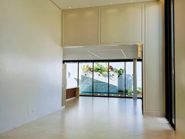 Casa 3 quartos e 4 banheiros, à venda, no bairro Residencial Goiânia Golfe Clube em Goiânia