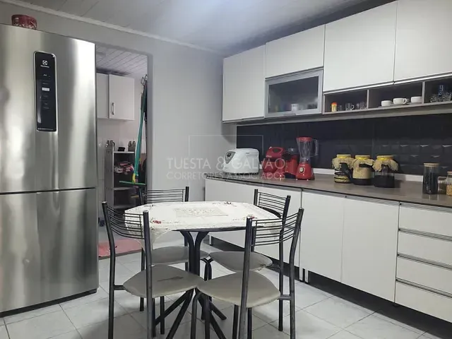 Casa com 120m² 3 quartos e 2 banheiros, à venda, no bairro Xaxim em Curitiba