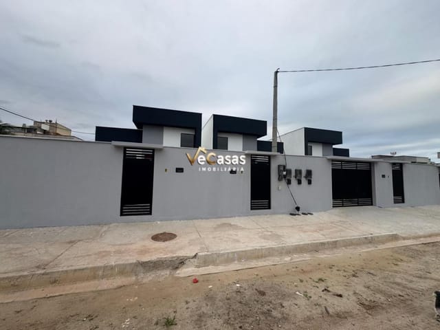 Casa com 100m² 2 quartos e 2 banheiros, à venda, no bairro Verdes Mares em Rio das Ostras