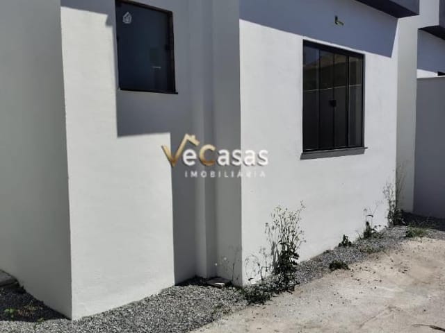 Casa com 100m² 2 quartos e 2 banheiros, à venda, no bairro Verdes Mares em Rio das Ostras