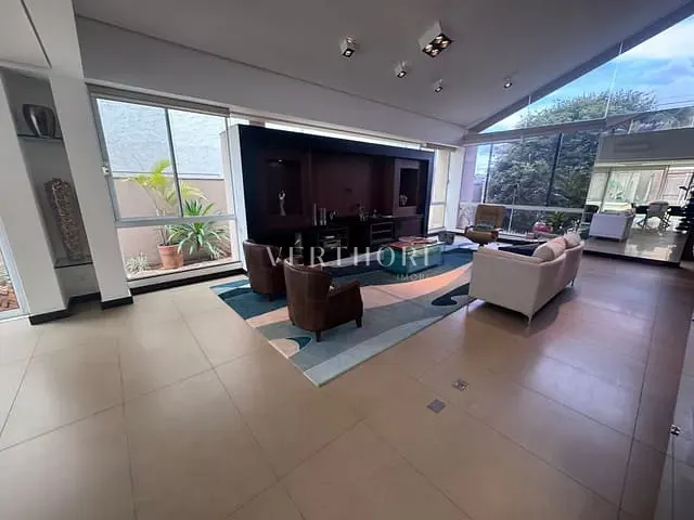 Casa com 708m² 5 quartos e 4 banheiros, à venda, no bairro Esperança em Londrina