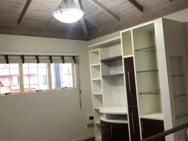 Casa com 408m² 5 quartos e 3 banheiros, à venda, no bairro Coqueiros em Florianópolis