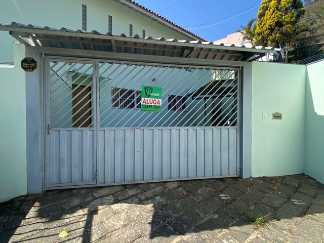 Casa 2 quartos e 2 banheiros, para alugar, no bairro Agenor em Extrema