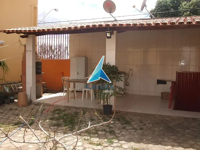 Casa com 201m² 4 quartos e 2 banheiros, à venda, no bairro Jardim Alvorada em Governador Valadares