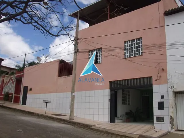 Casa com 201m² 4 quartos e 2 banheiros, à venda, no bairro Jardim Alvorada em Governador Valadares